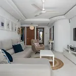 Διαμέρισμα Cozy 3-bedroom Ground Floor With Large Garden Εστεπόνα