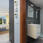 Cozy 3-bedroom Ground Floor With Large Garden *