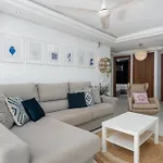 Cozy 3-bedroom Ground Floor With Large Garden Διαμέρισμα *