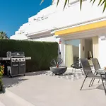 Cozy 3-bedroom Ground Floor With Large Garden Εστεπόνα