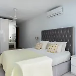 Διαμέρισμα Cozy 3-bedroom Ground Floor With Large Garden Εστεπόνα