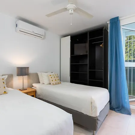 Beautiful 3br With Garden & Pool Access * 에스테포나