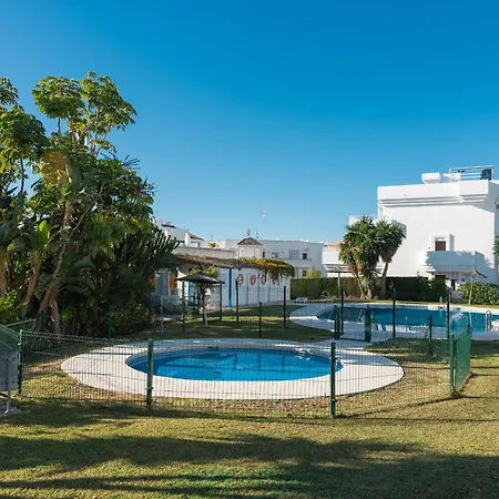 Beautiful 3br With Garden & Pool Access