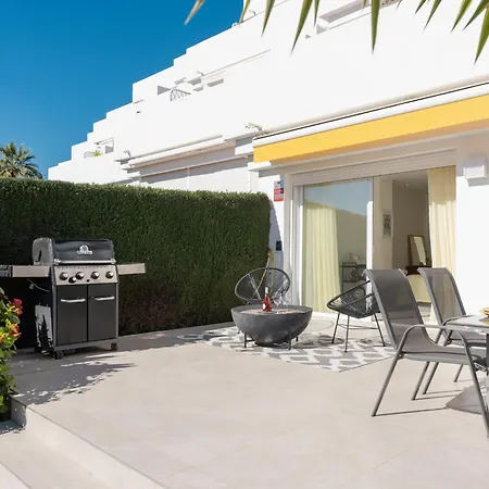 Cozy 3-bedroom Ground Floor With Large Garden エステポナ