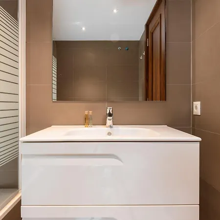 Cozy 3-bedroom Ground Floor With Large Garden Apartment