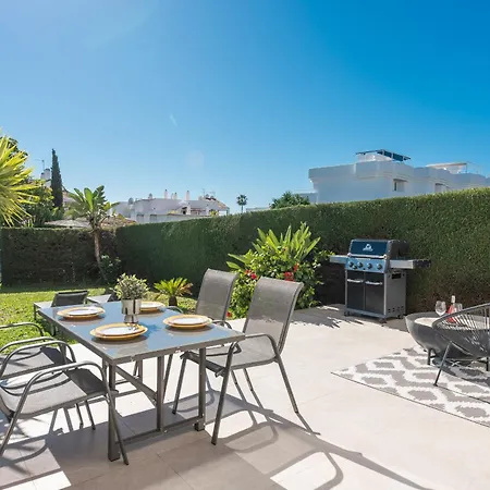 Beautiful 3br With Garden & Pool Access Appartement
