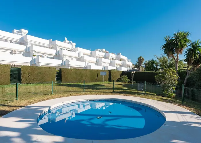 Διαμέρισμα Cozy 3-bedroom Ground Floor With Large Garden *