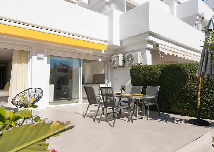 Cozy 3-bedroom Ground Floor With Large Garden Διαμέρισμα *