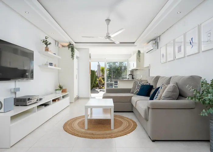 Cozy 3-bedroom Ground Floor With Large Garden Εστεπόνα